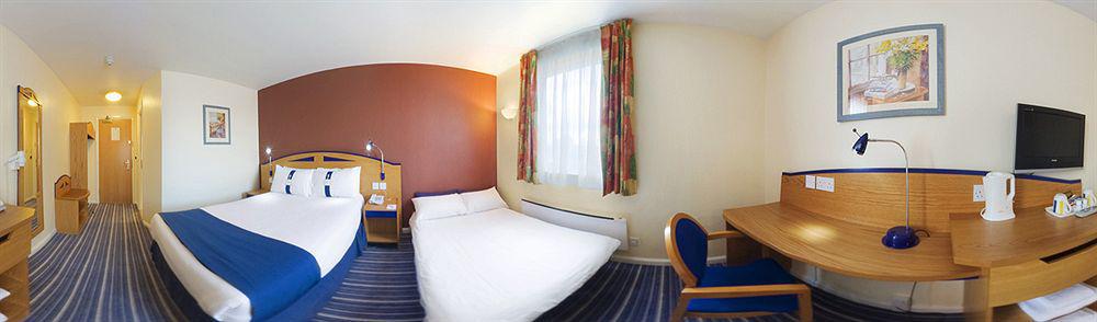 Holiday Inn Express Birmingham - Castle Bromwich, An Ihg Hotel Exterior photo